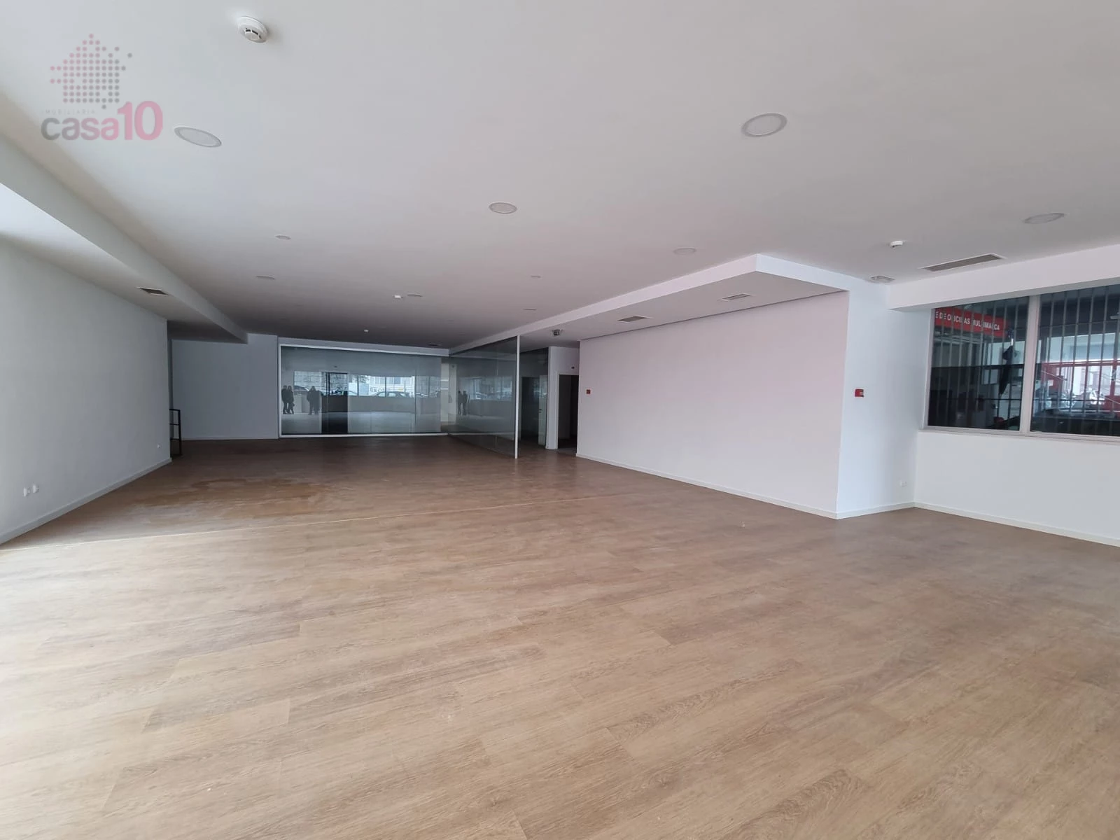 FOR SALE SHOP NEXT TO EL CORTE INGLÉS, LISBON